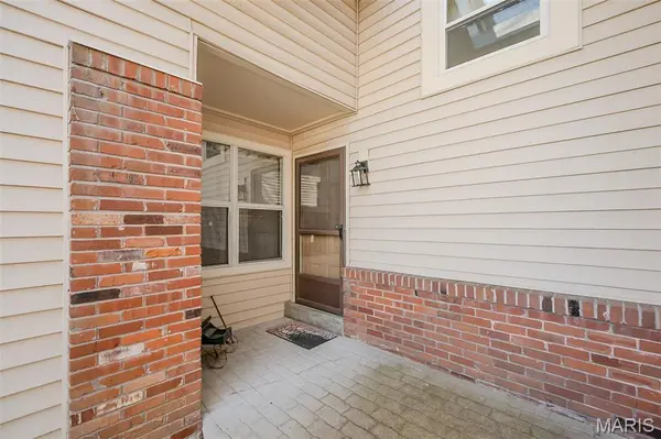 22 Morning Hill DR, Ballwin, MO 63021