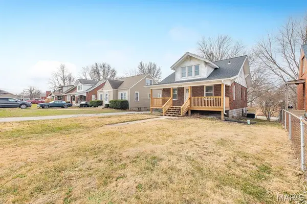 2712 Gerson AVE, Godfrey, IL 62035