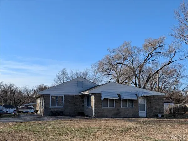 7801 Ellington DR, St Louis, MO 63121