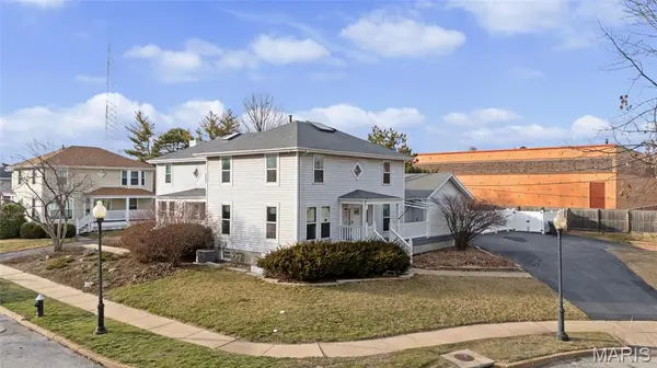 5725 Westminster PL, St Louis, MO 63112