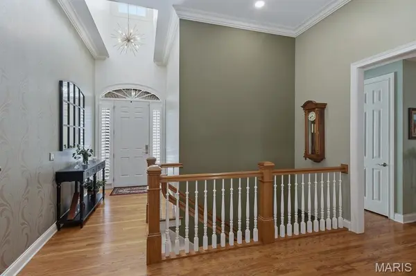 724 Clayton Corners DR, Ballwin, MO 63011