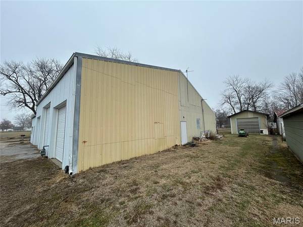 520 11th ST, Carrollton, IL 62016