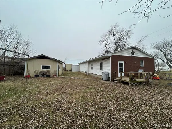 520 11th ST, Carrollton, IL 62016