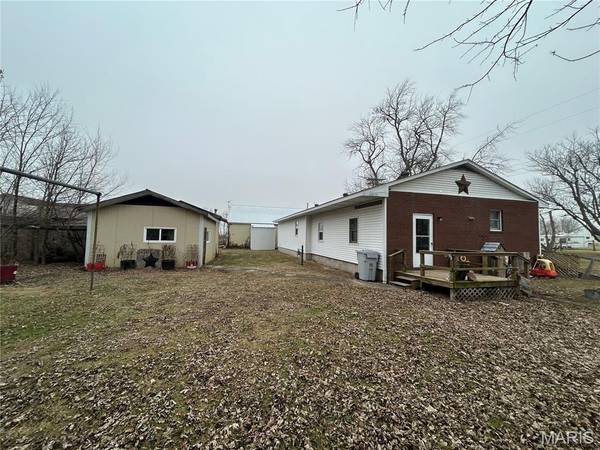 520 11th ST, Carrollton, IL 62016