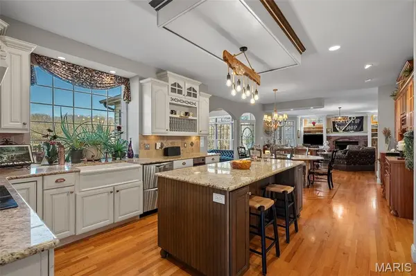 9895 E Vista DR, Hillsboro, MO 63050