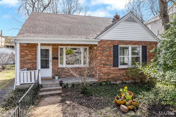 1420 Rankin DR, Richmond Heights, MO 63117