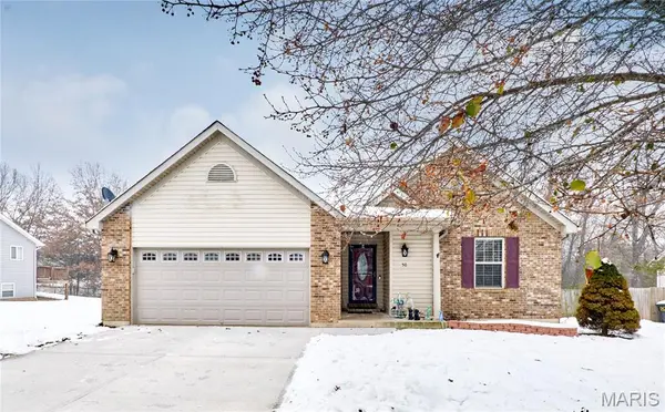 50 Village Circle DR, Winfield, MO 63389