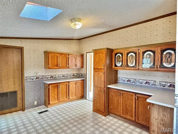 9390 Shelby 492, Hunnewell, MO 63443