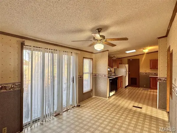 9390 Shelby 492, Hunnewell, MO 63443