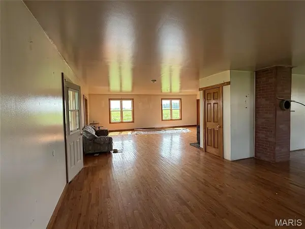 29595 State Highway 3, La Plata, MO 63549