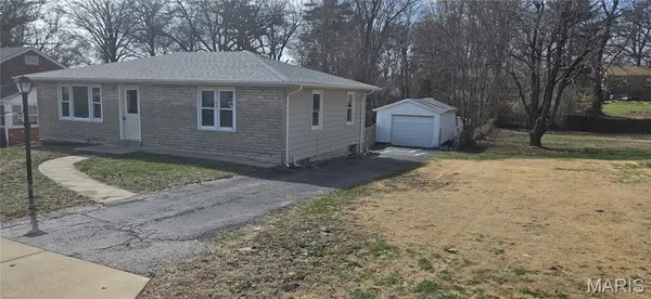 63 S Dellwood AVE, Crystal Lake Park, MO 63135