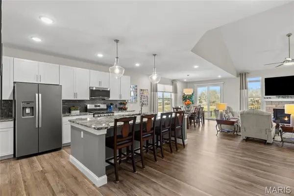 145 Royal Inverness Pkwy, Dardenne Prairie, MO 63368