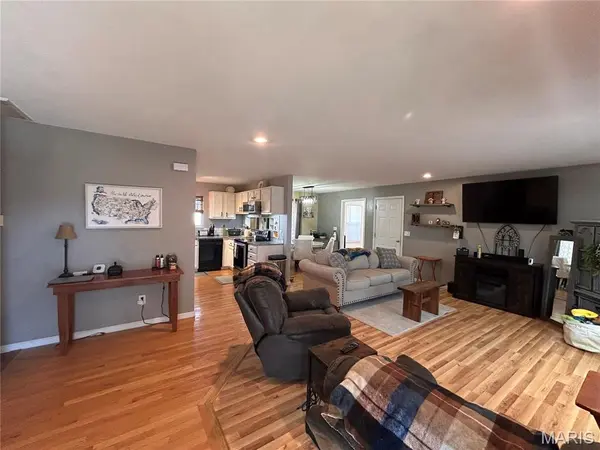 702 Shenandoah AVE, Cuba, MO 65453