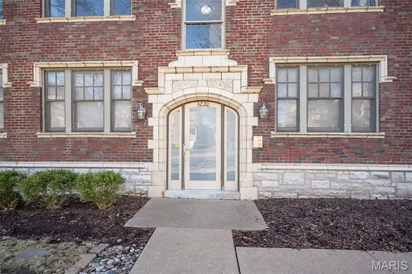 4220 McPherson AVE #304, St Louis, MO 63108