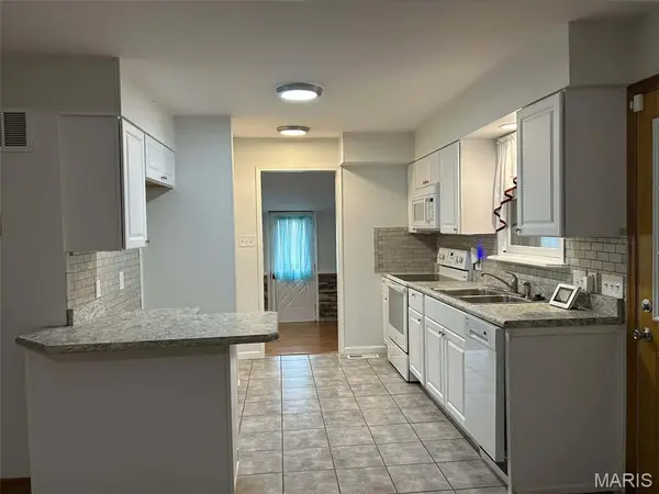 3958 Highway Nn, Pacific, MO 63069