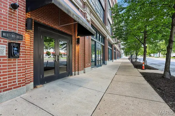 4100 Forest Park AVE #304, St Louis, MO 63108
