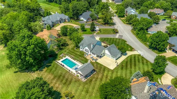 1069 Whitmoor DR, Weldon Spring, MO 63304