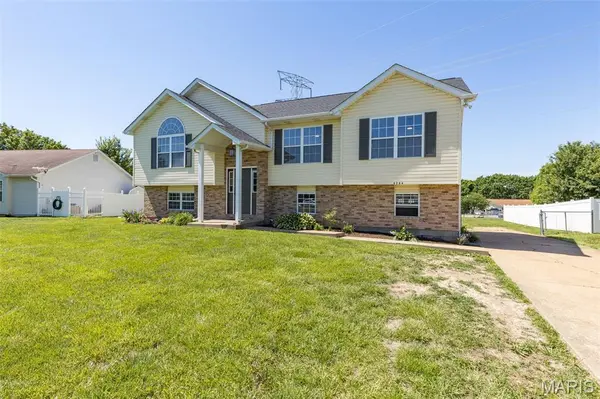 4204 W Rock Creek RD, High Ridge, MO 63049