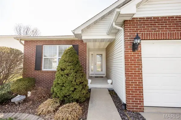 3245 Jared DR, Swansea, IL 62226