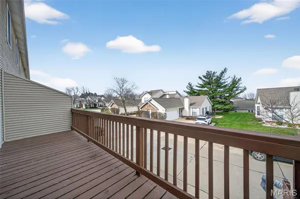 1283 Dell Ridge CT #6, St Charles, MO 63303