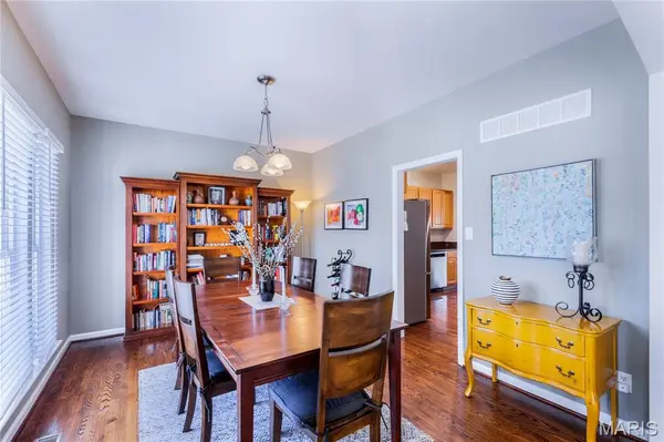 3469 Cambridge AVE, St Louis, MO 63143