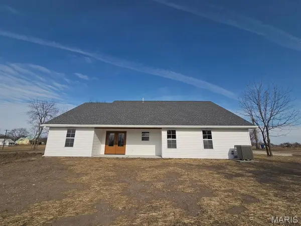 301 Columbus ST, La Belle, MO 63447