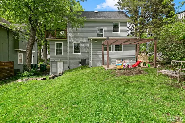 324 Stark CT, Webster Groves, MO 63119