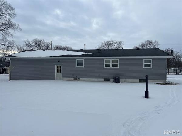 818 S Franklin ST, Litchfield, IL 62056