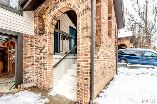 2317 Driftwood PL, Maryland Heights, MO 63146