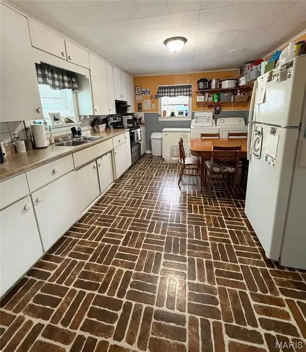 209 Snyder AVE, Novinger, MO 63559