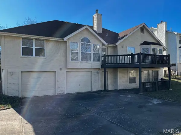 20 Ridge Mount CT, St Charles, MO 63303
