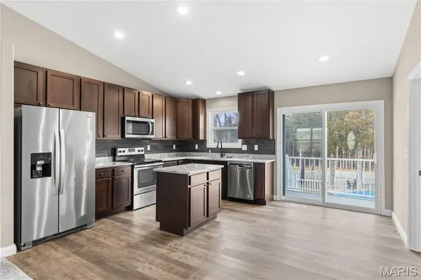156 Lake Tucci CIR, Wright City, MO 63390