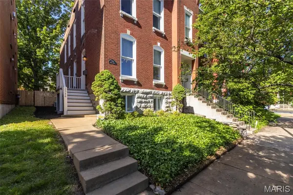 2344 Rutger ST, St Louis, MO 63104