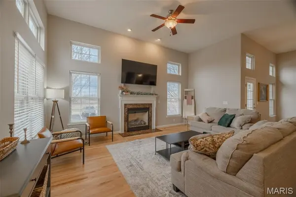 1133 Centre Lake DR, Cottleville, MO 63376