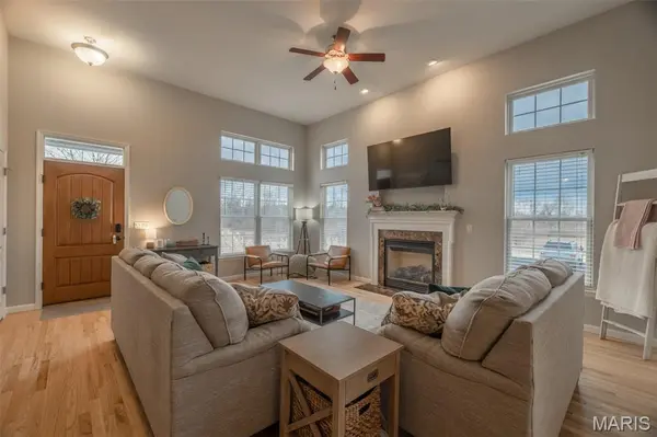 1133 Centre Lake DR, Cottleville, MO 63376