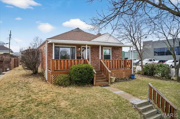 4172 Parker AVE, St Louis, MO 63116