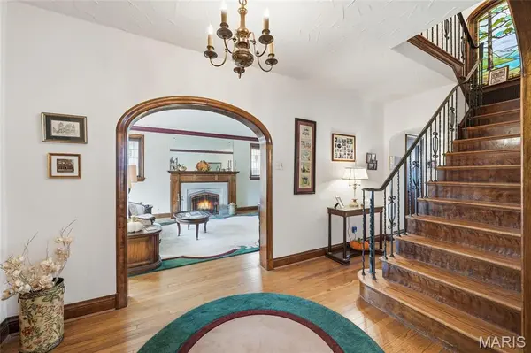 3839 Federer PL, St Louis, MO 63116