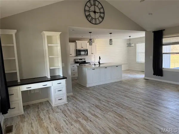 5400 Private Road 1351, Pomona, MO 65789