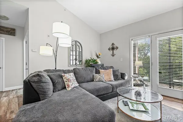 885 Forest AVE #303, Valley Park, MO 63088