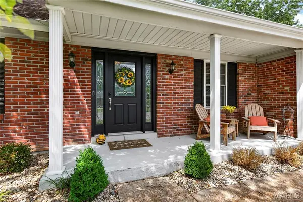 693 Rustic Valley DR, Ballwin, MO 63021