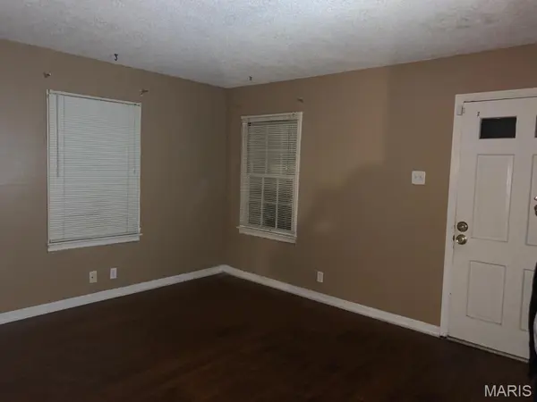 6717 Thurston AVE, St Louis, MO 63134