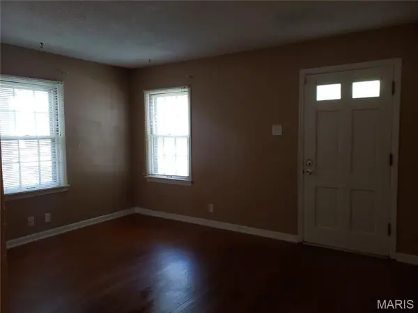 6717 Thurston AVE, St Louis, MO 63134