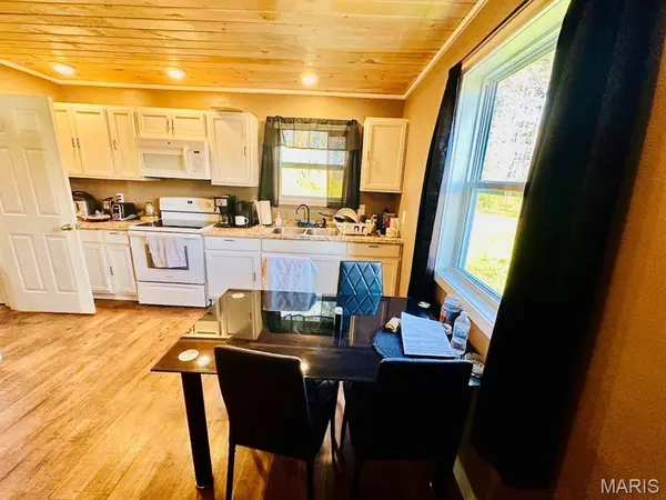7922 Old Alton Road, Winona, MO 65588