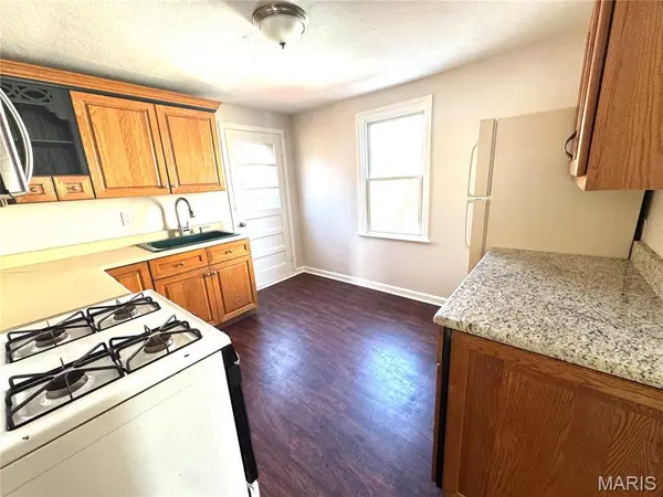 1805 Uceyle AVE, Overland, MO 63114