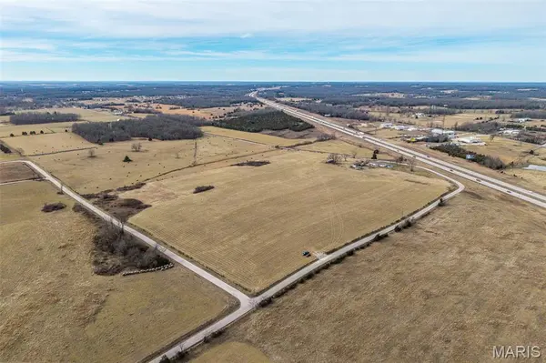 19600 Oasis DR, Phillipsburg, MO 65722