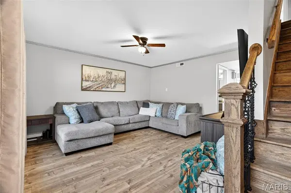4262 Eiffel DR, St George, MO 63125