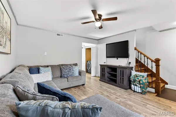 4262 Eiffel DR, St George, MO 63125