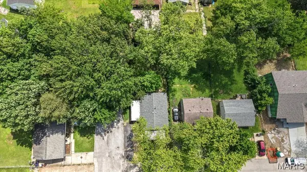 3368 Suncrest AVE, Breckenridge Hills, MO 63114