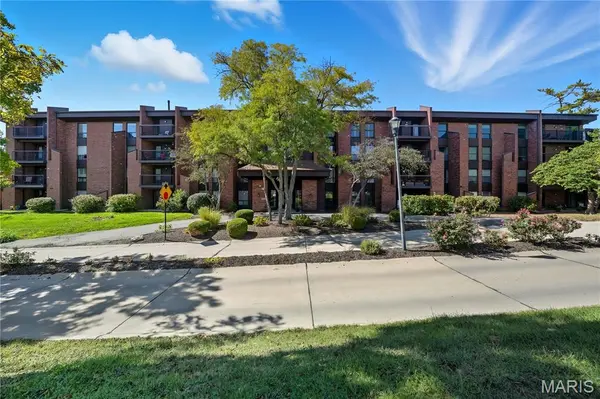 585 Coeur De Royale DR #405, Creve Coeur, MO 63141
