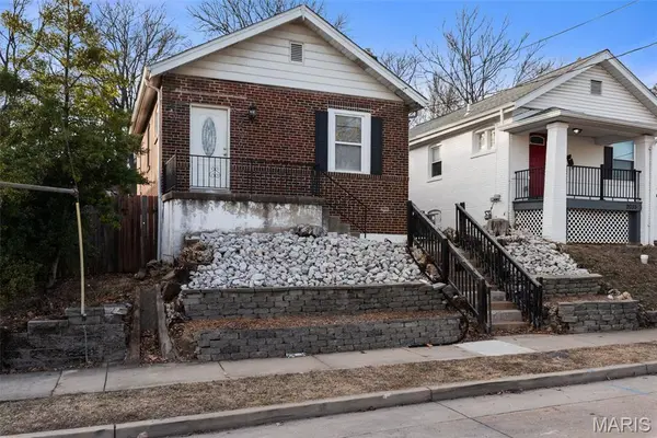 2039 Yale AVE, Maplewood, MO 63143